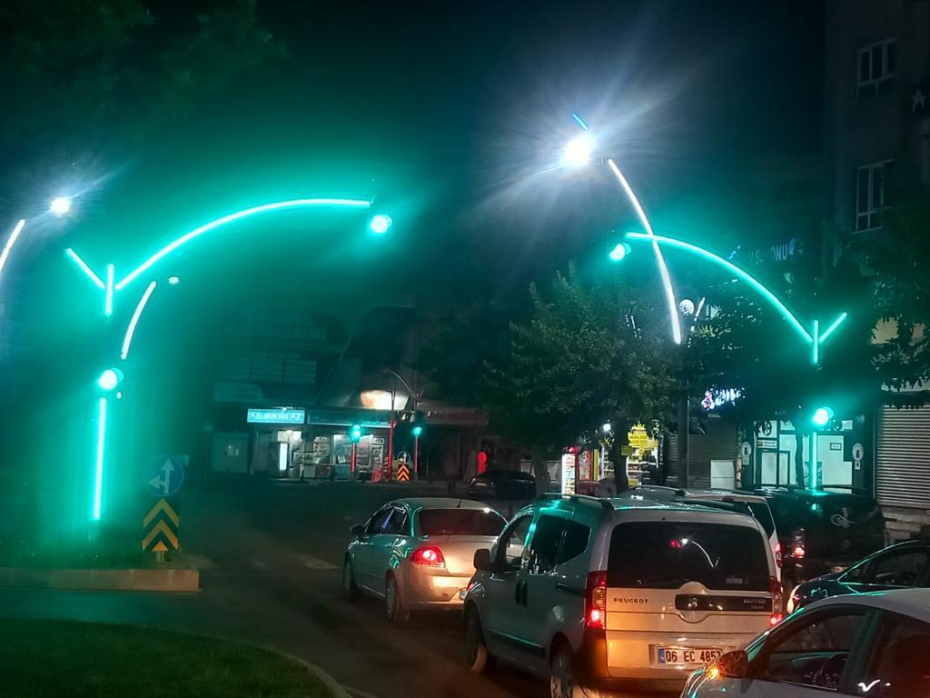 Kavşaklar LED’li Sinyalizasyon Direkleriyle Yenilendi