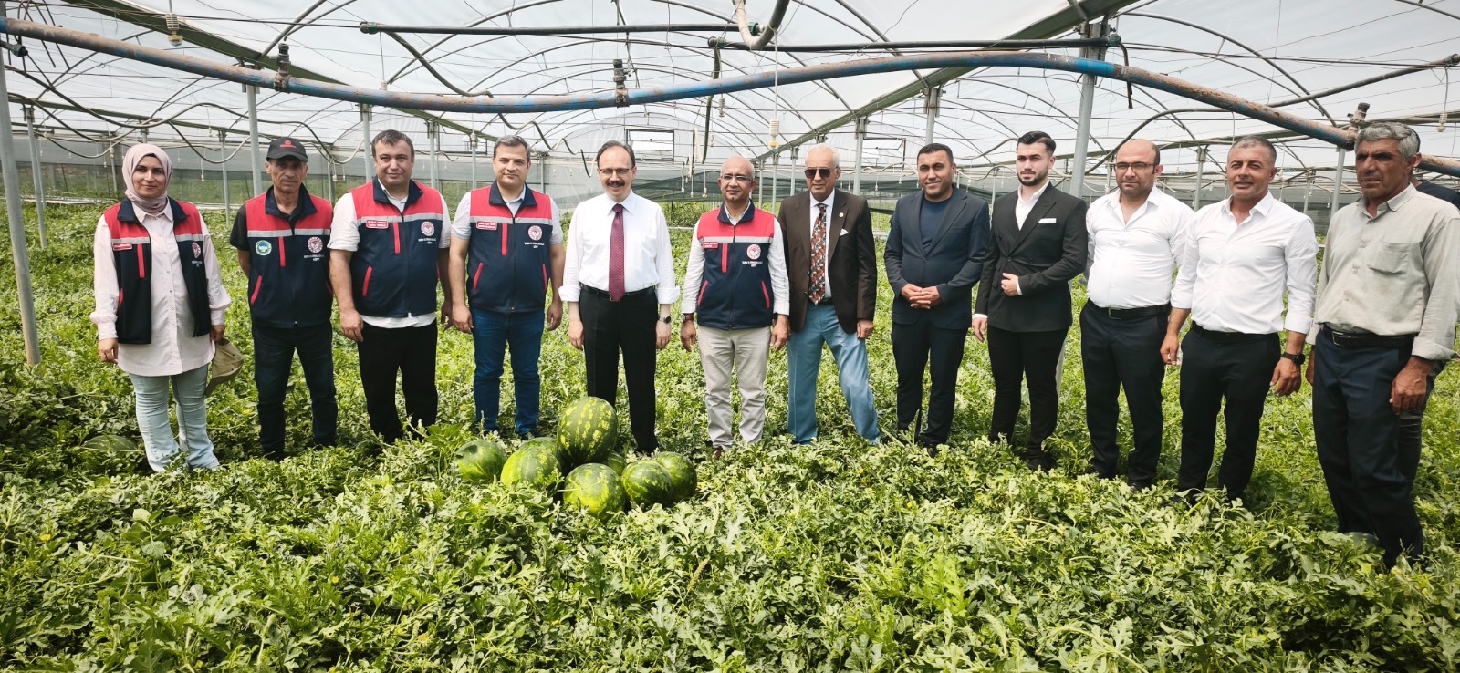 Vali Kızılkaya Garzan Yumurta Tesisini gezdi