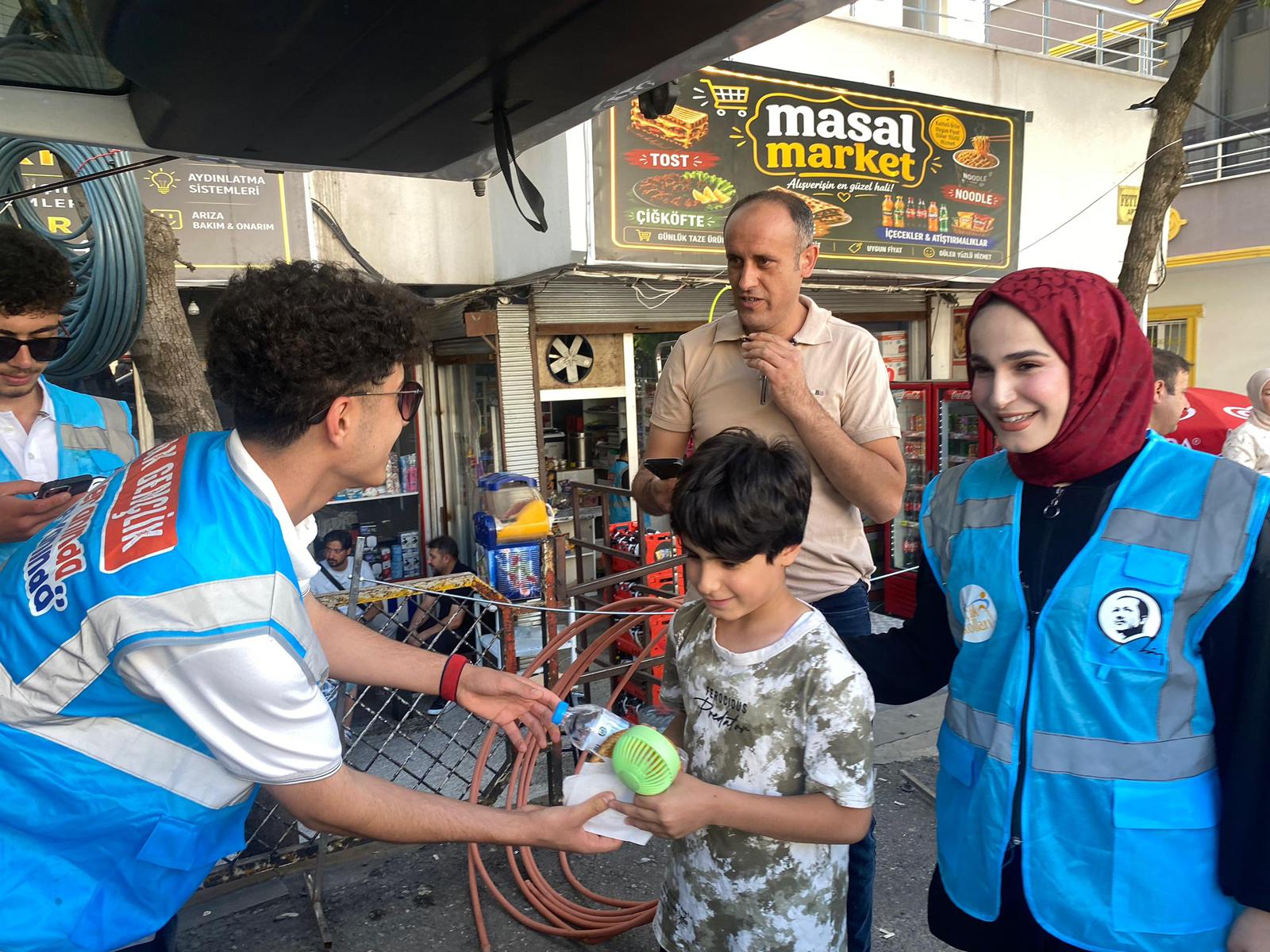 AK Gençlik’ten LGS Adaylarına Moral Desteği