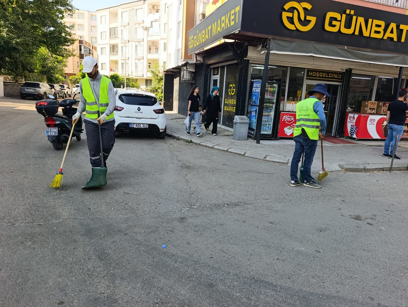 Batman Belediyesi Ekiplerinden Mahallelerde Aralıksız Temizlik