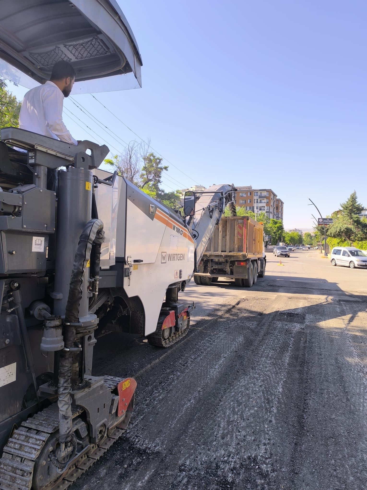 Batman’da Bir Haftada 3 Bin 596 Ton Asfalt Serimi