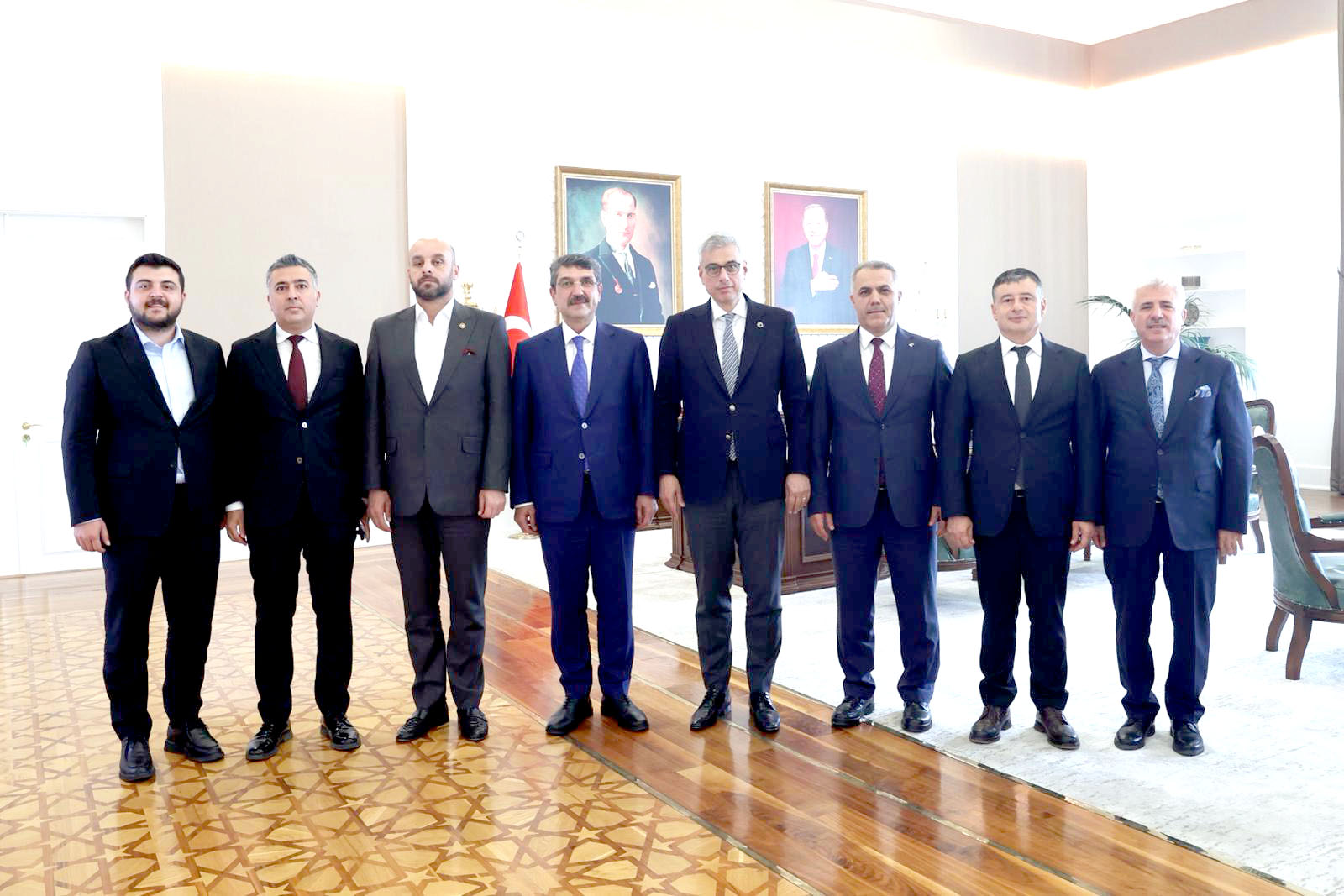 Nasıroğlu, Bakan Memişoğlu ile Batman’daki sağlık yatırımlarını görüştü