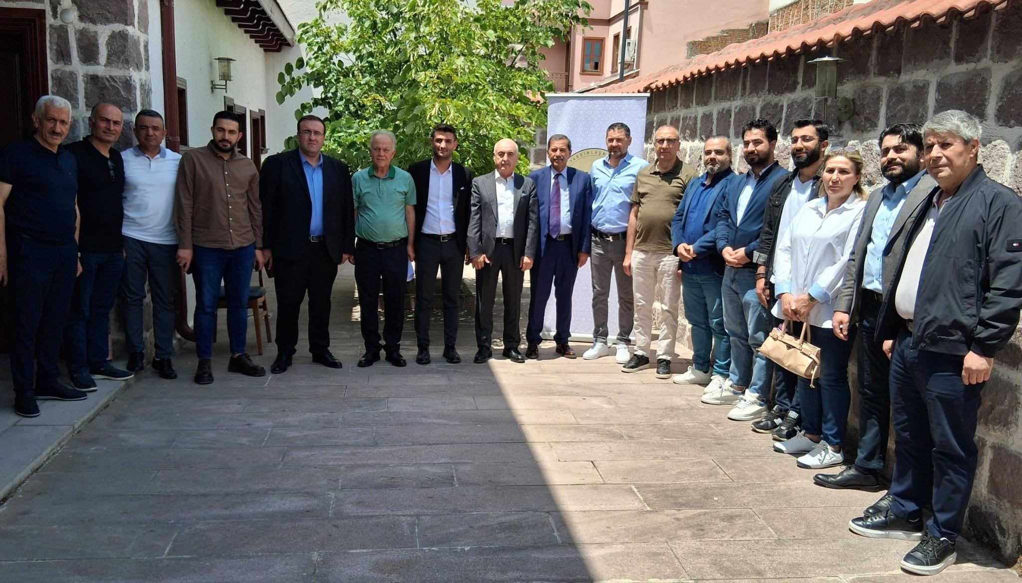 Batman Vakfı ile Batmanın Gönüllüleri Derneği’nden İş Birliği Görüşmesi