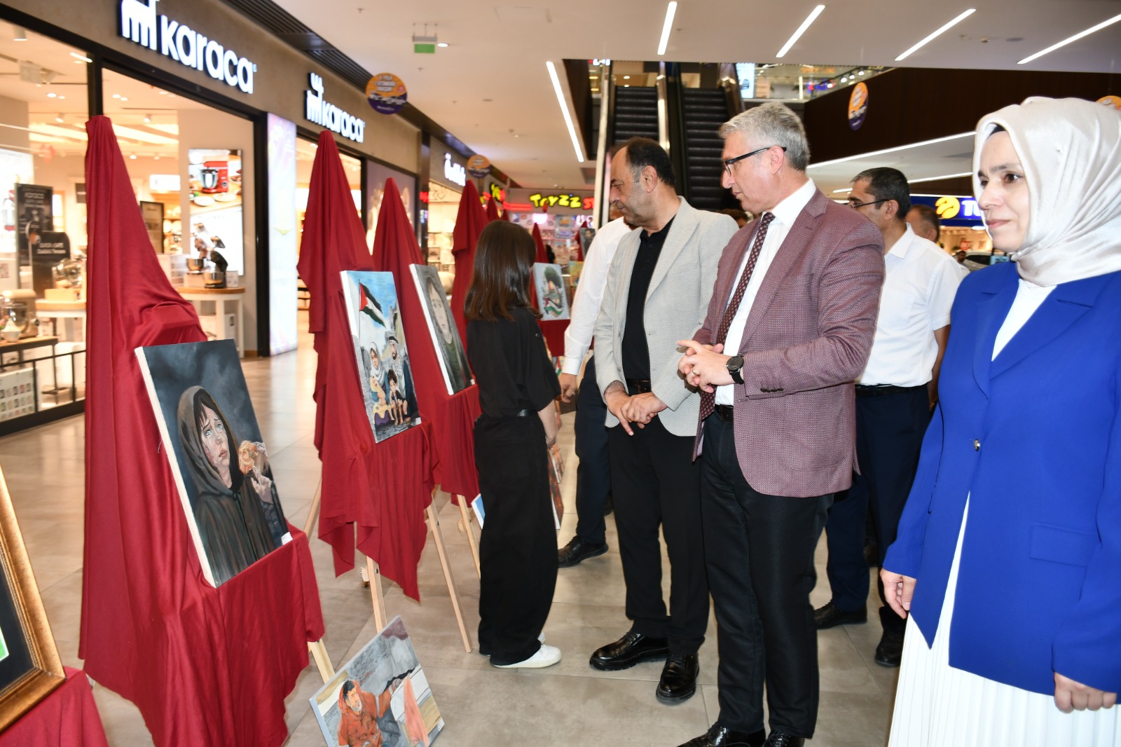 “Direnişin Renkleri ve Aile Yılı” Sergisi Ziyaretçilerle Buluştu