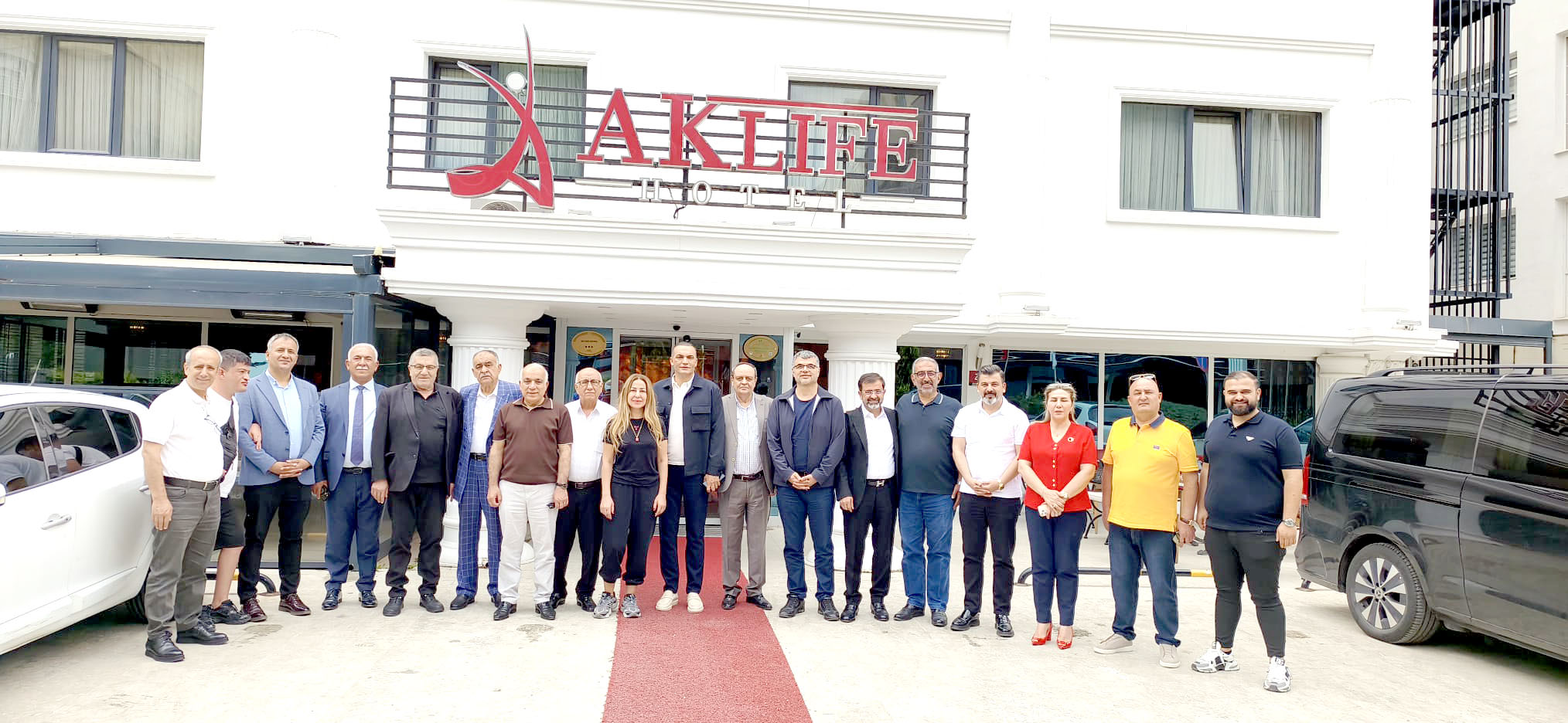 İŞ İNSANI AYDIN KURT GAZETECİLERİ AĞIRLADI
