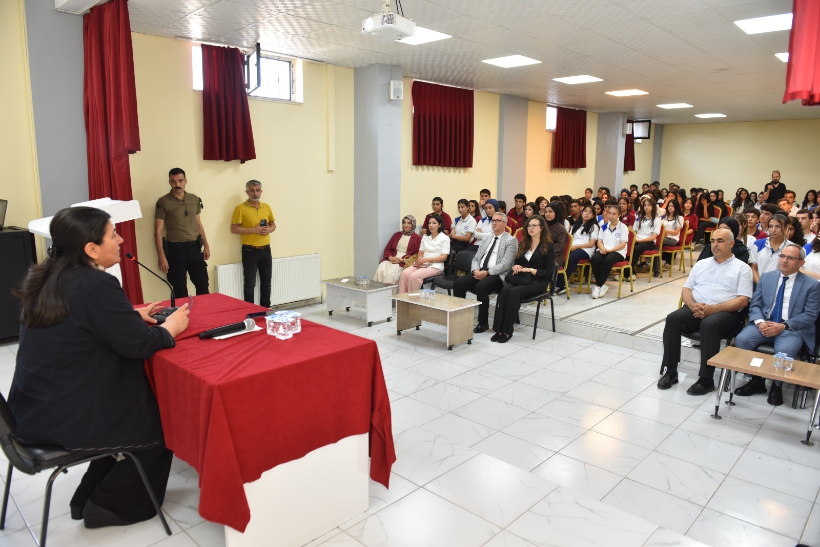 Dr. Ayten Canalp Kariyer Günleri’nde Öğrencilerle Buluştu