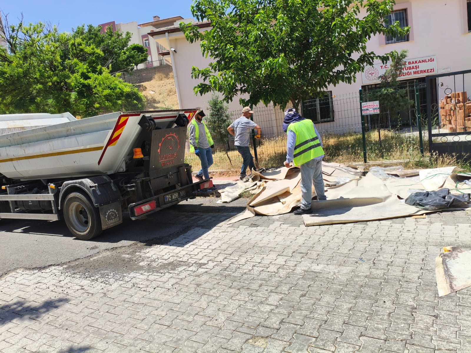 Mahallelerde Temizlik Çalışmaları Sürüyor