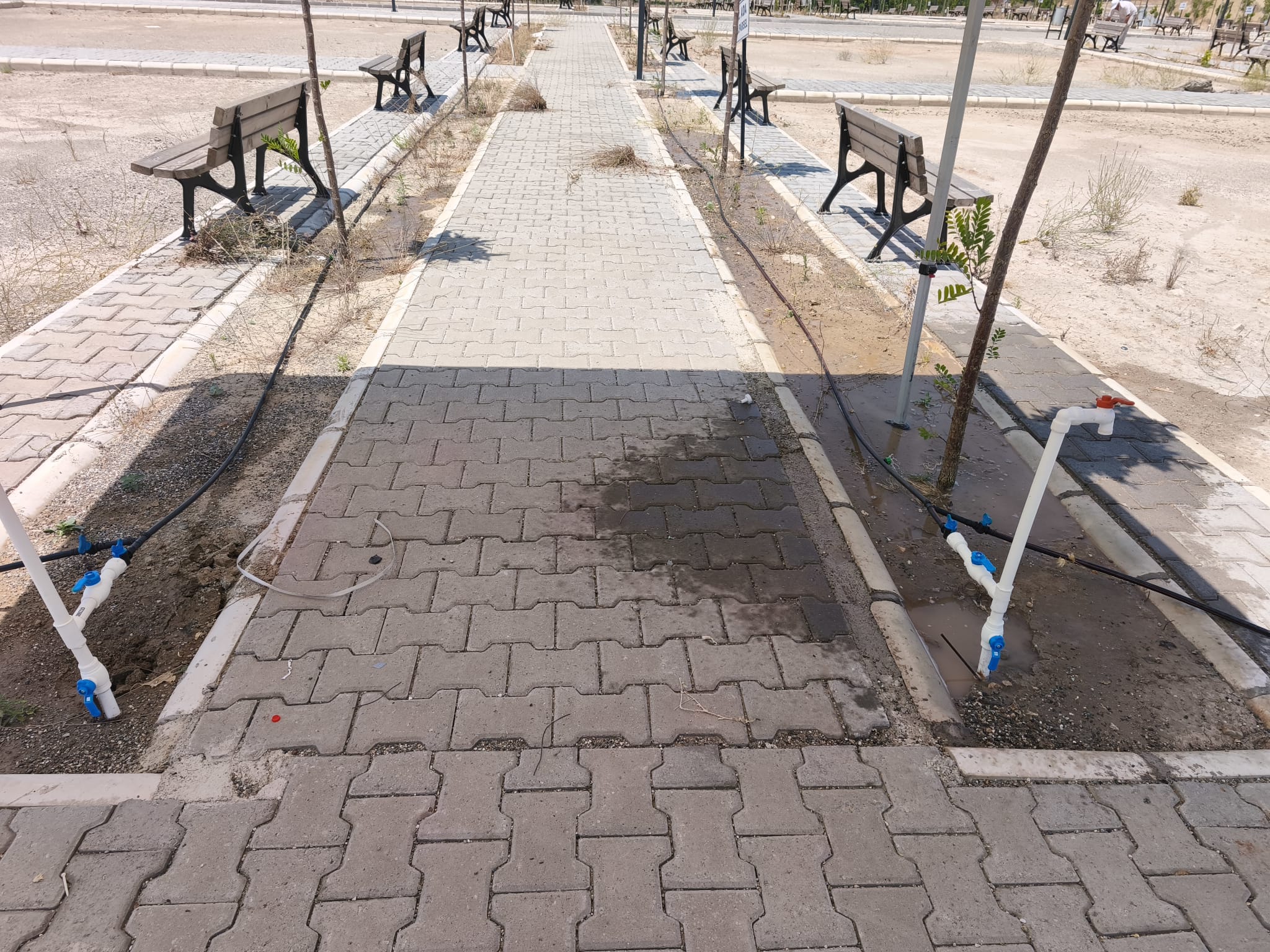 Yeni Kent Mezarlığı’nda çevre düzenleme çalışmaları sürüyor