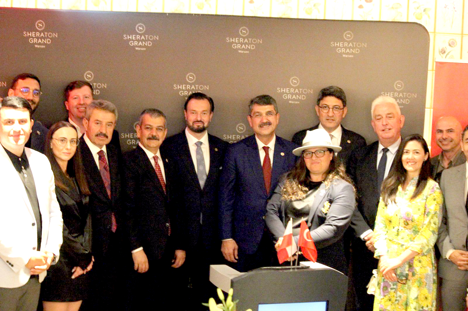 Nasıroğlu, Polonyalı İş İnsanlarıyla Bir Araya Geldi