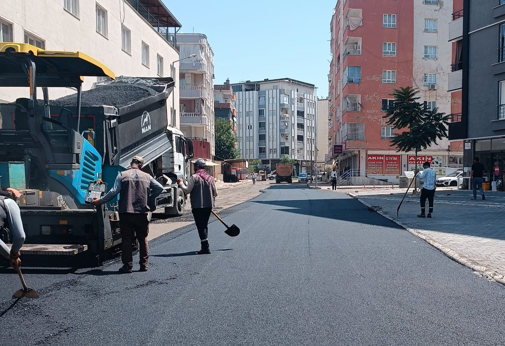 4 Yılda 405 Kilometrelik Asfalt serildi