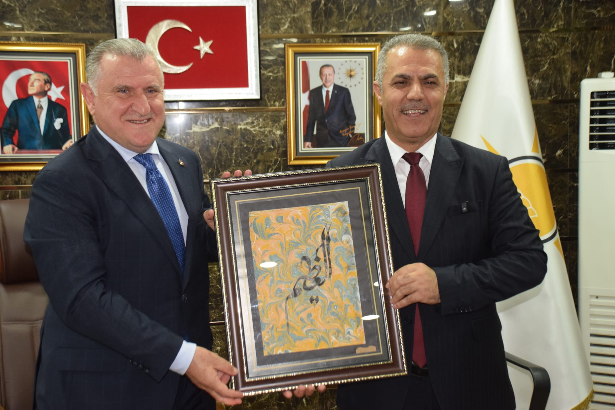 Bakan Osman Aşkın Bak ve Bakan Yardımcısı Gökhan Yazgı’dan AK Parti Batman İl Başkanlığı’na Ziyaret