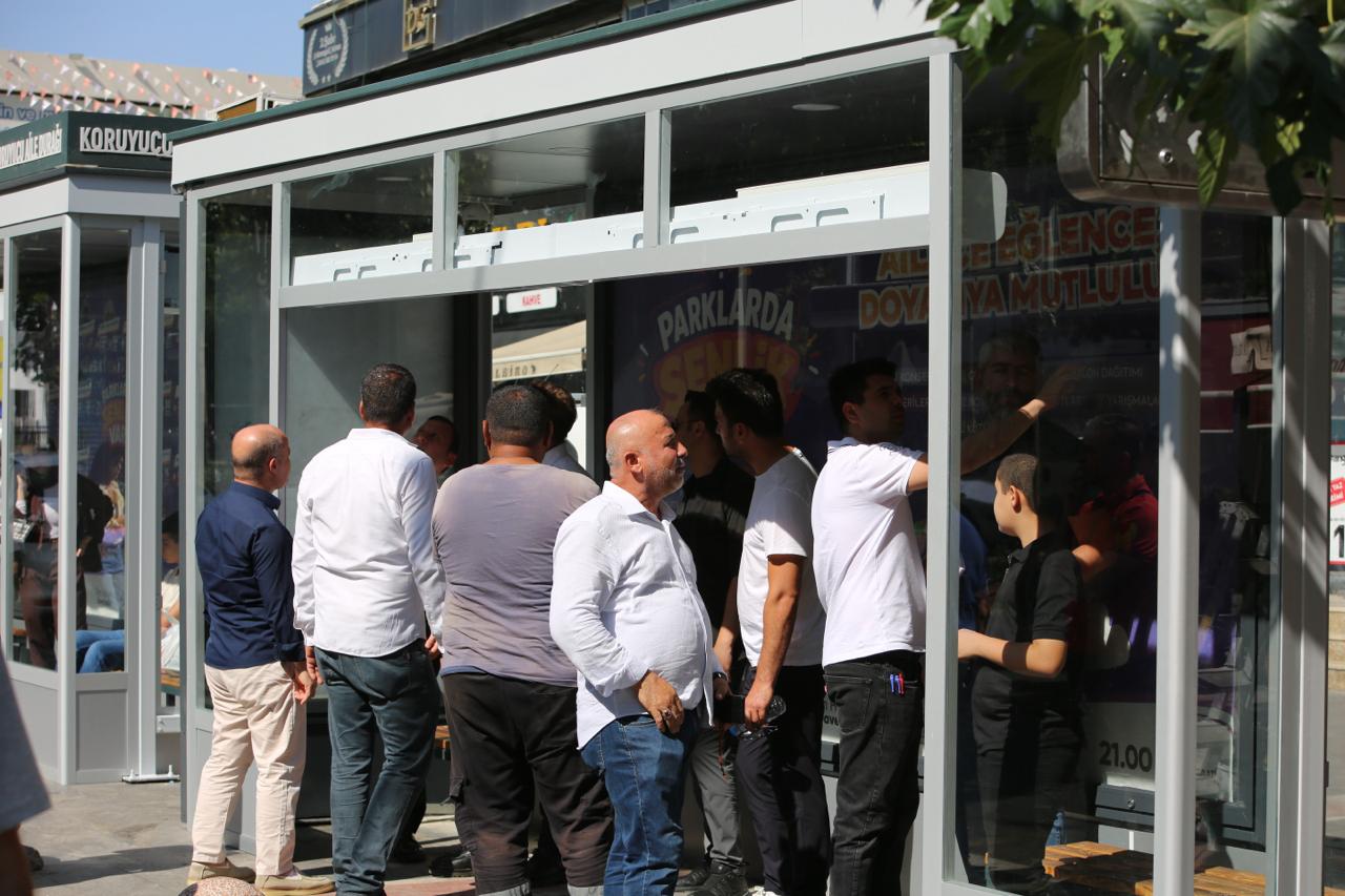 Batman’da Klimalı Otobüs Durakları Hizmete Hazırlanıyor
