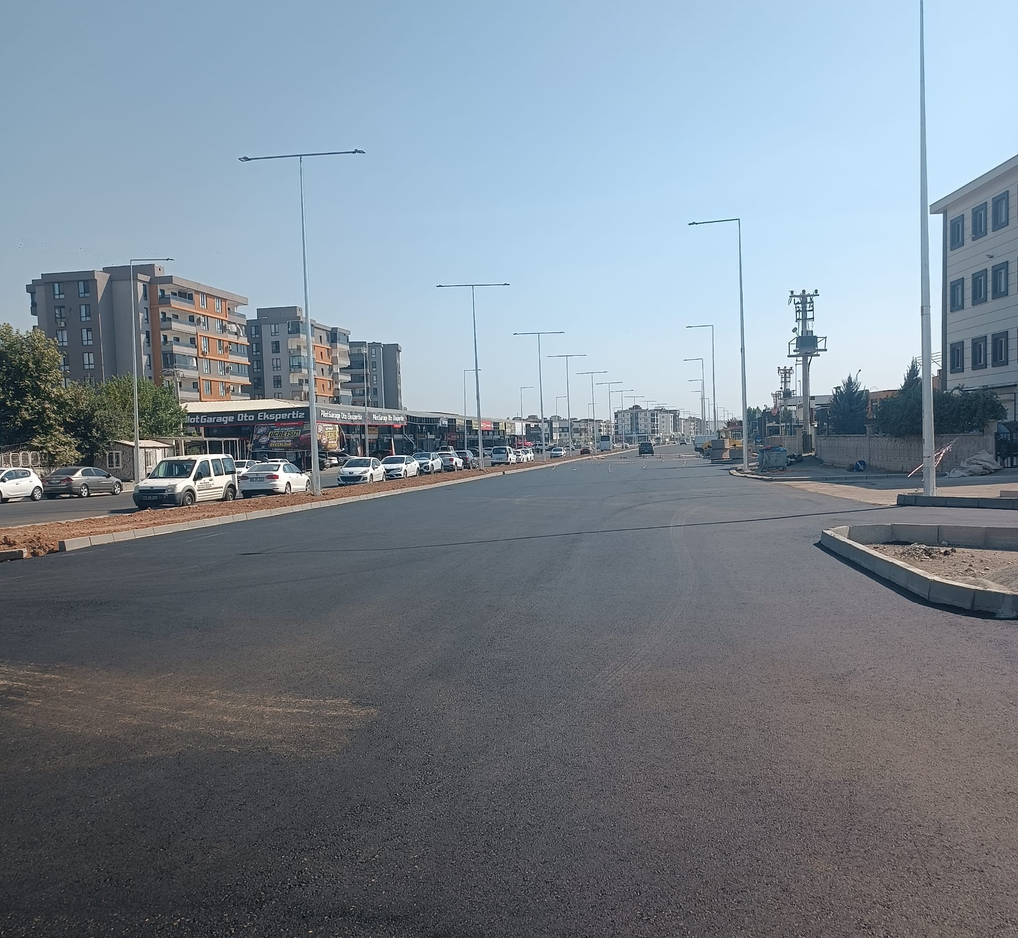 Bir Günde 980 Ton Asfalt Serildi