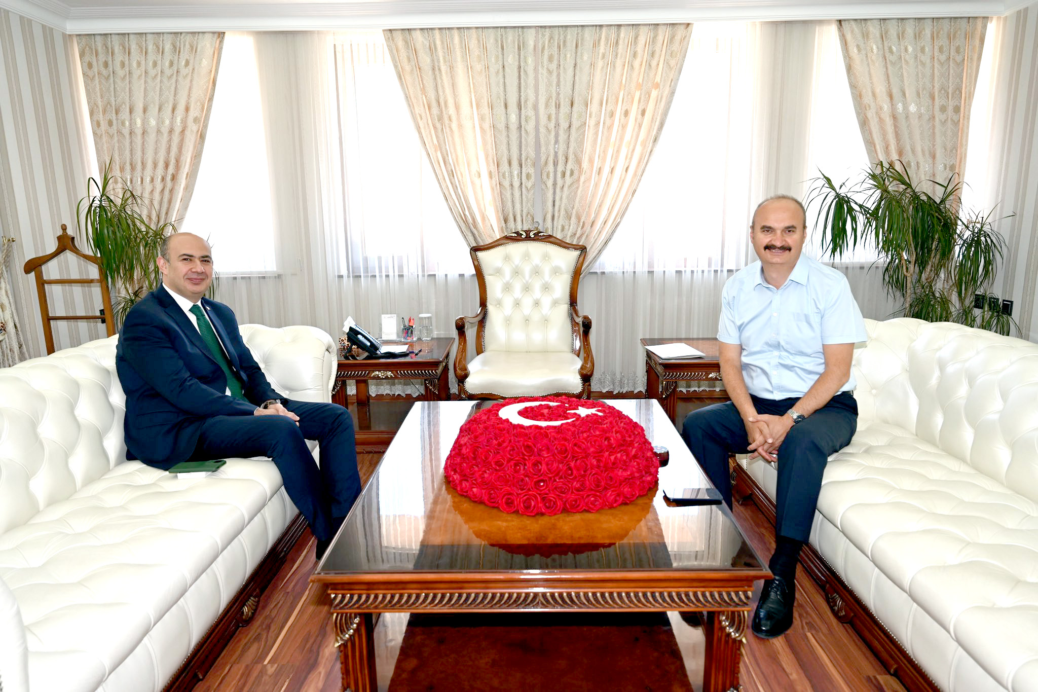 Nüfus ve Vatandaşlık İşleri Genel Müdürü Kepçeli, Batman Valisi Canalp’i Ziyaret Etti