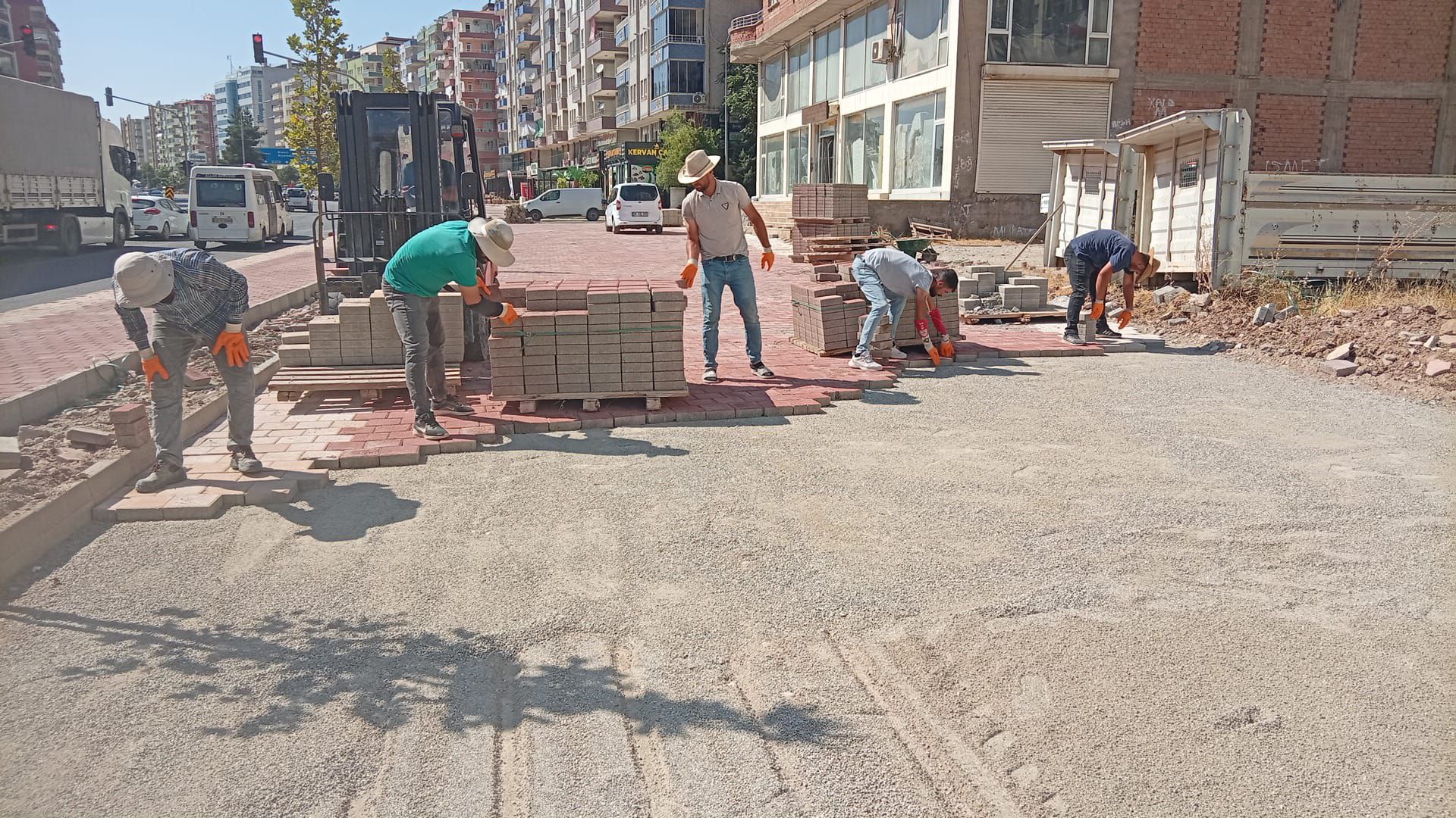 1,4 Milyon Metrekare Parke Taşı Serildi