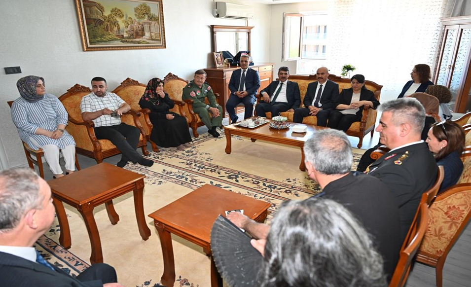 Şehit ve Gazi Ailelerine 4 Bin 427 Ziyaret