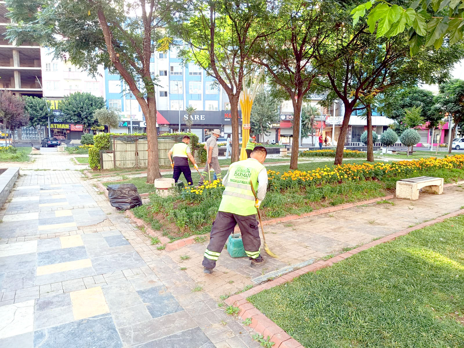 Ekipler Cadde, Sokak ve Parklarda Sahada