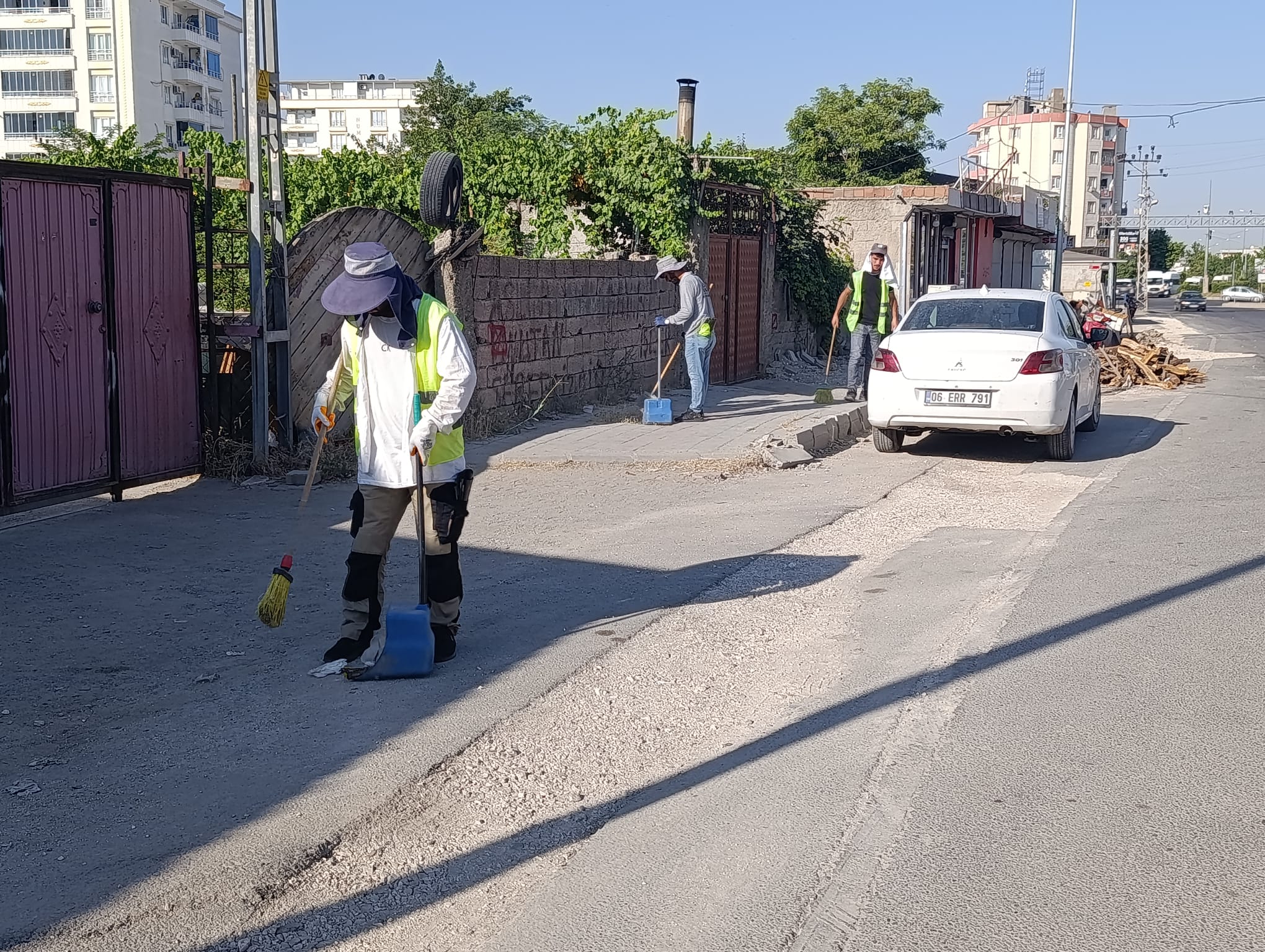 Batman Belediyesi Temizlik Ekipleri Kent Genelinde Sahada