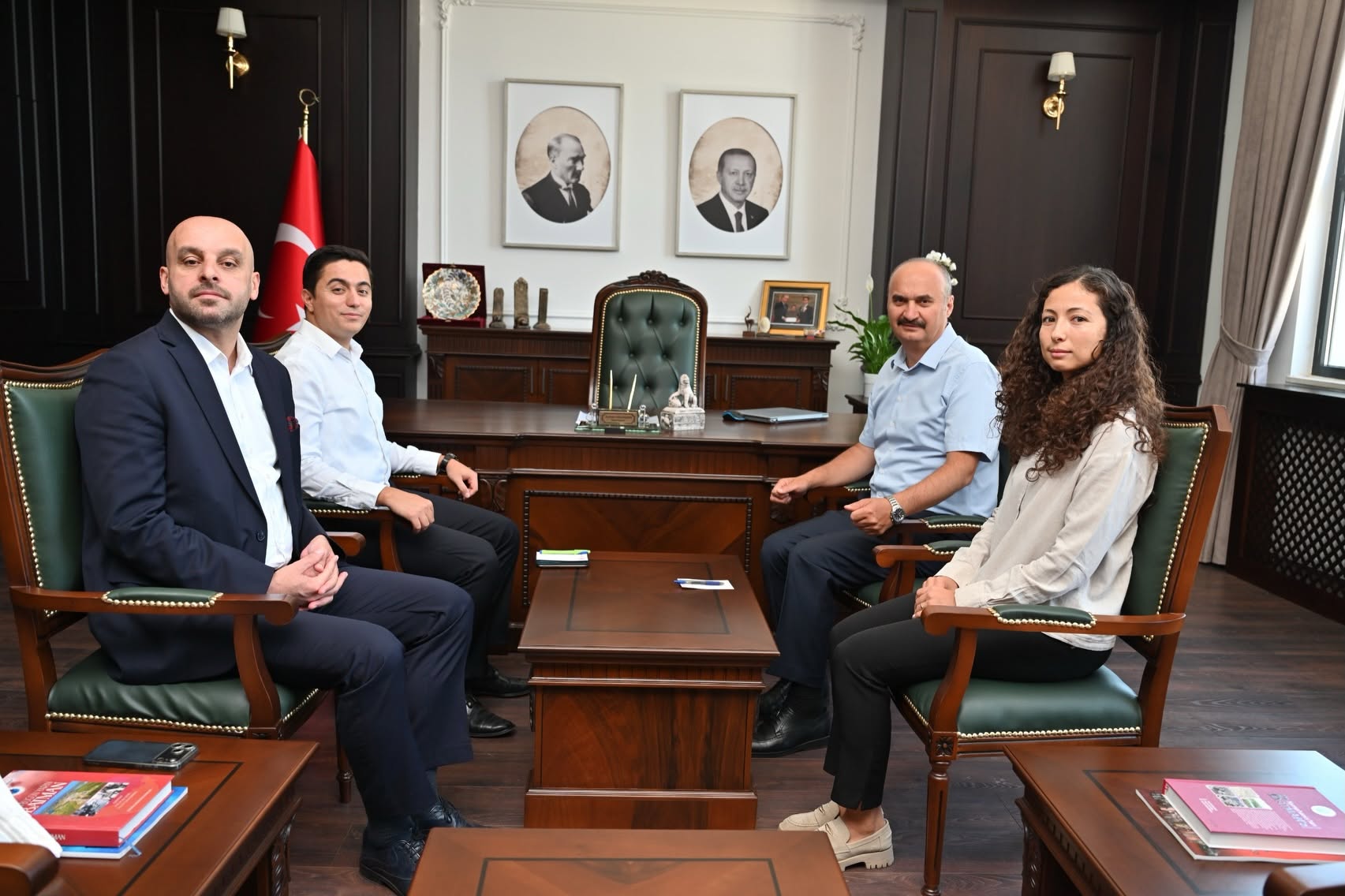 Vali Canalp’ten Beşiri Kaymakamı Arslanşahin’e Hayırlı Olsun Ziyareti