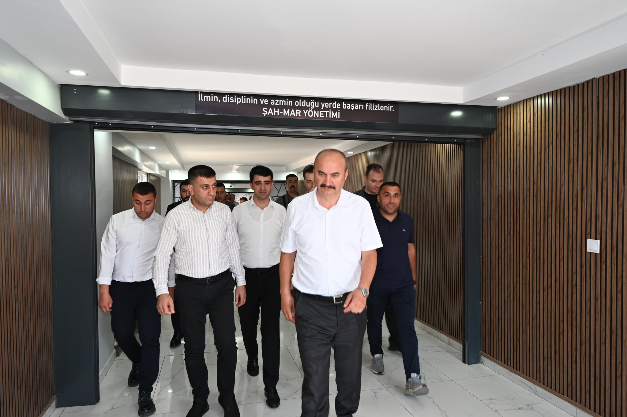 Vali Canalp’ten Yangında Zarar Gören Firmalara Geçmiş Olsun Ziyareti