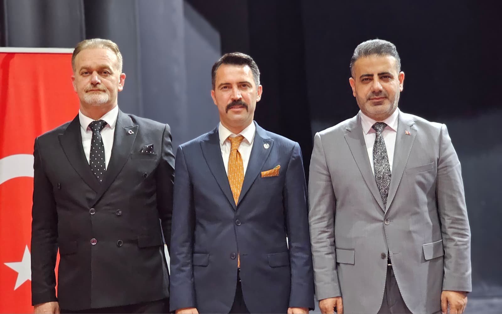 MHP Merkez İlçe Kongresi’nde Ramazan Toy güven tazeledi