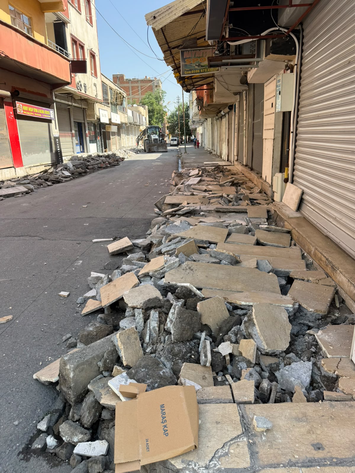 Meydan Mahallesi’nde Kaldırımlar Yenileniyor