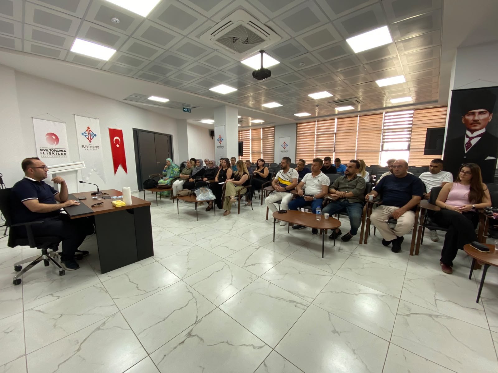 Çalışan Gazetecilere beden dili sırları anlatıldı
