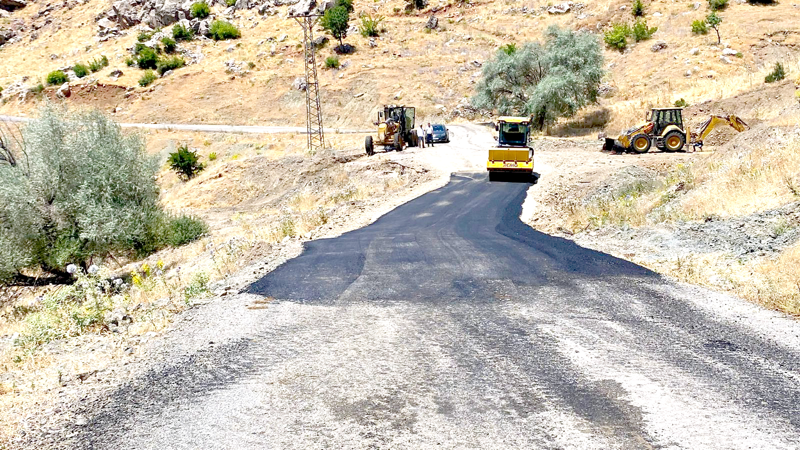 İl Özel İdaresinden Kırsala Ulaşım Seferberliği: Köy Yolları Yenileniyor