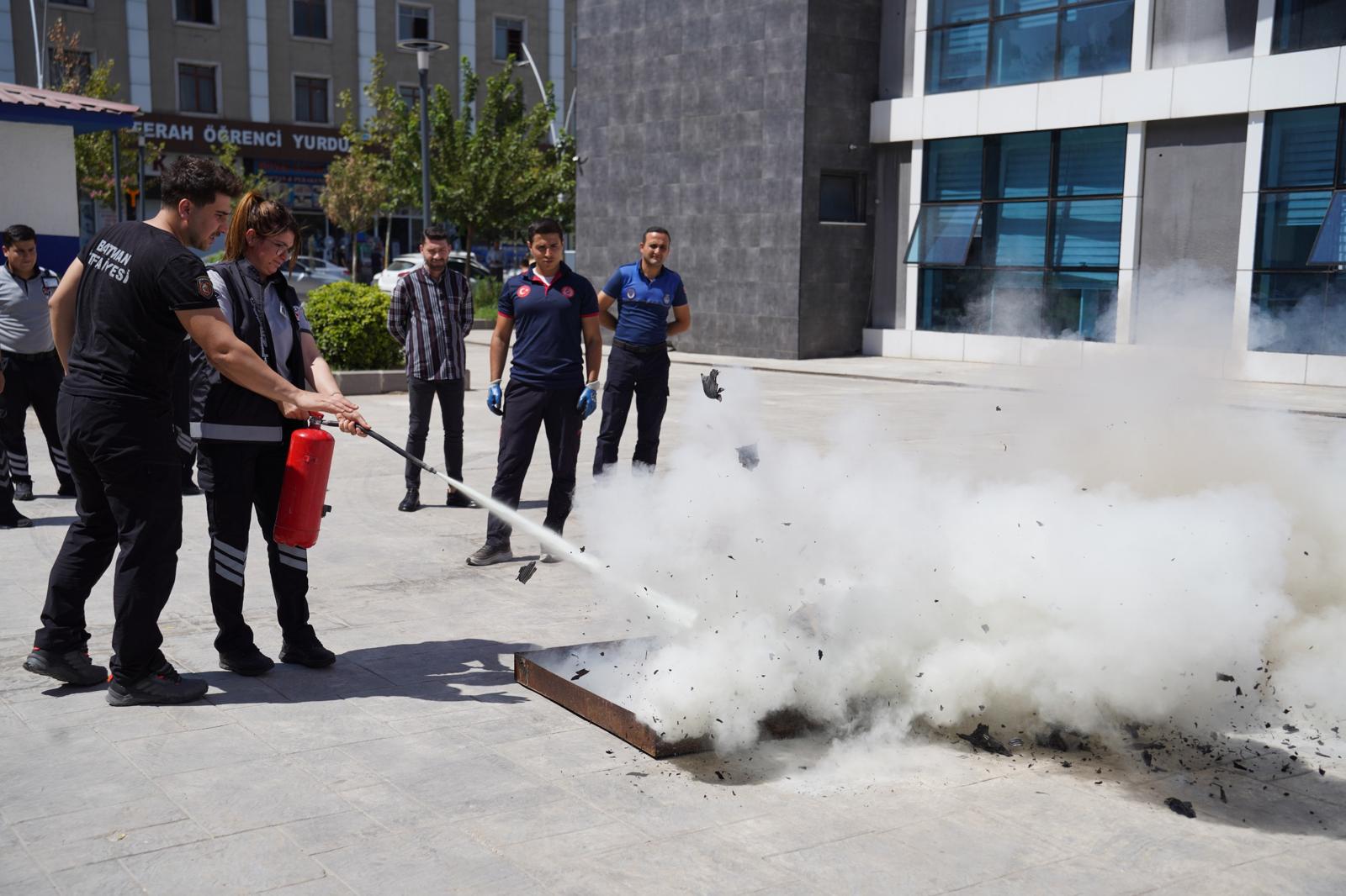 Batman Belediyesi personeline yangın eğitimi