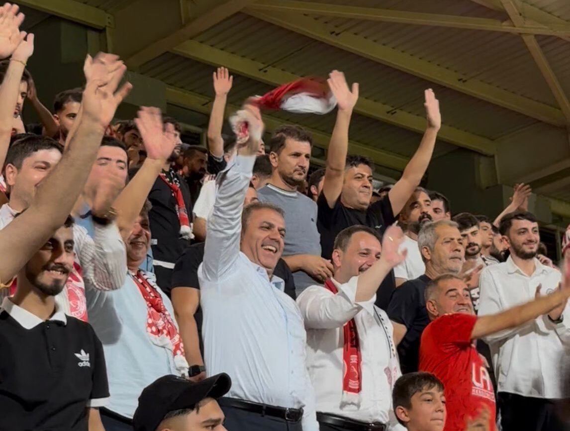 Şansi, Petrolspor İçin Tribünde Yerini Aldı