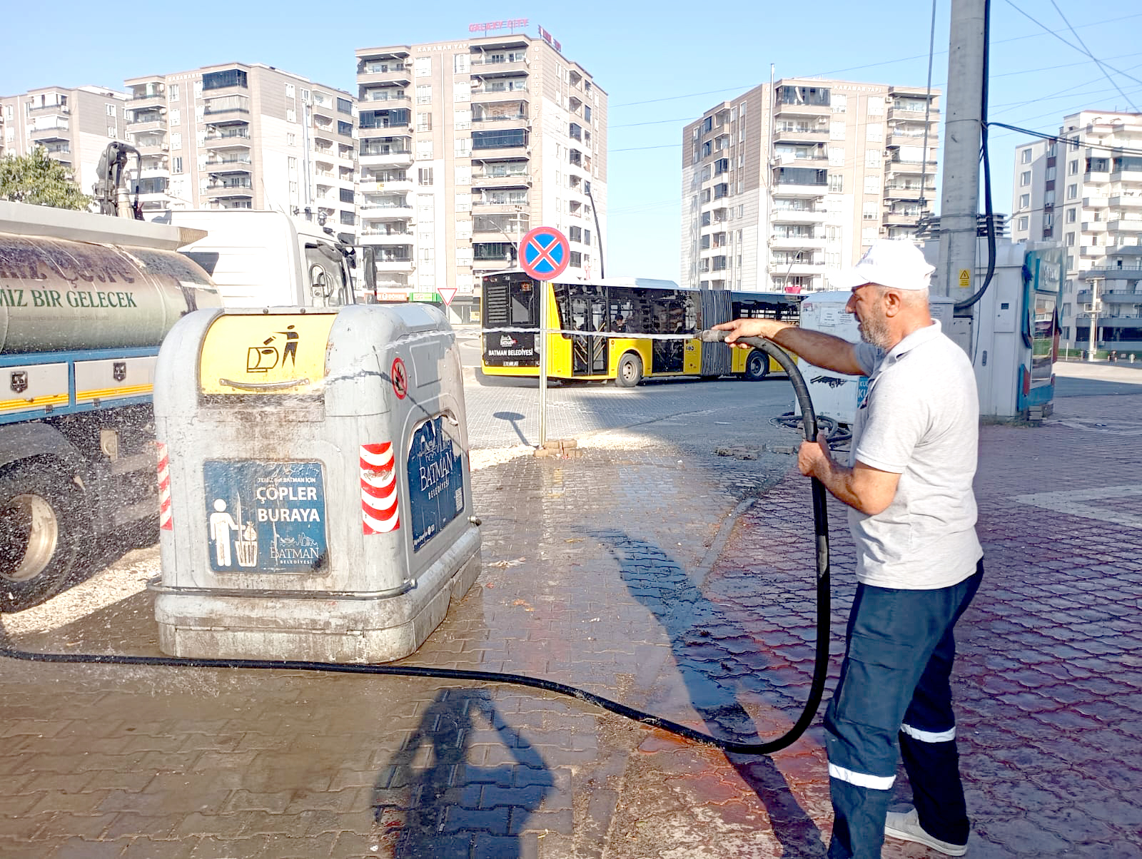 Belediyeden Kent Genelinde Kapsamlı Temizlik Çalışması