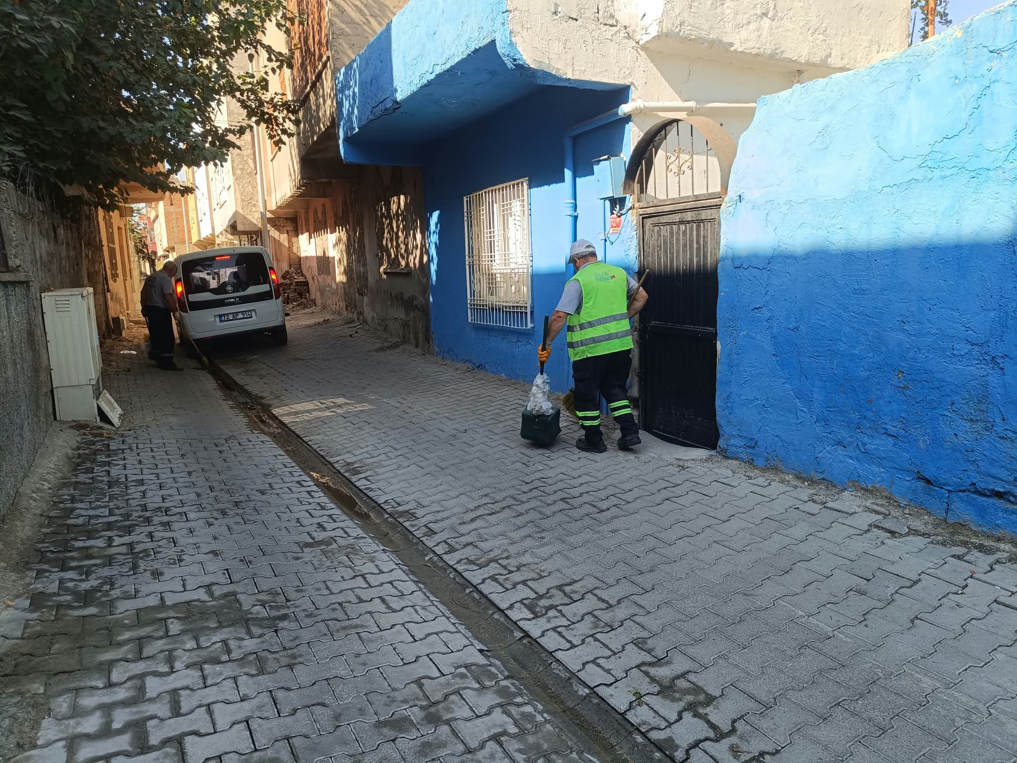 Temizlik Ekipleri Köşe Bucak Sahada