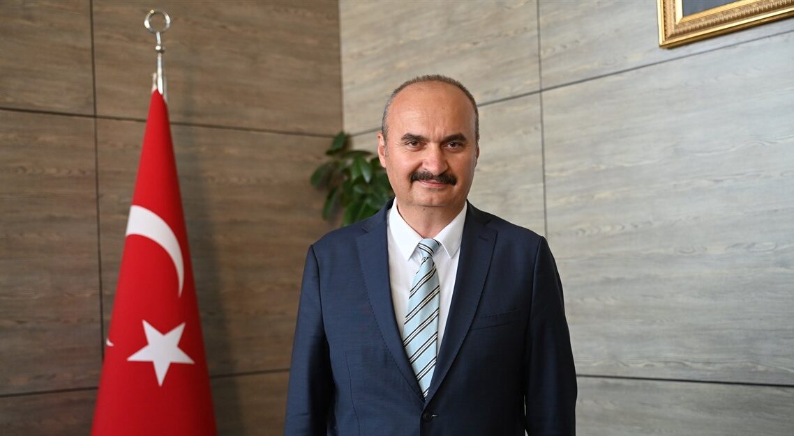 Vali Canalp: “Evlatlarımız Dağlarda Değil, Kütüphanelerde Geleceklerini İnşa Edecek”