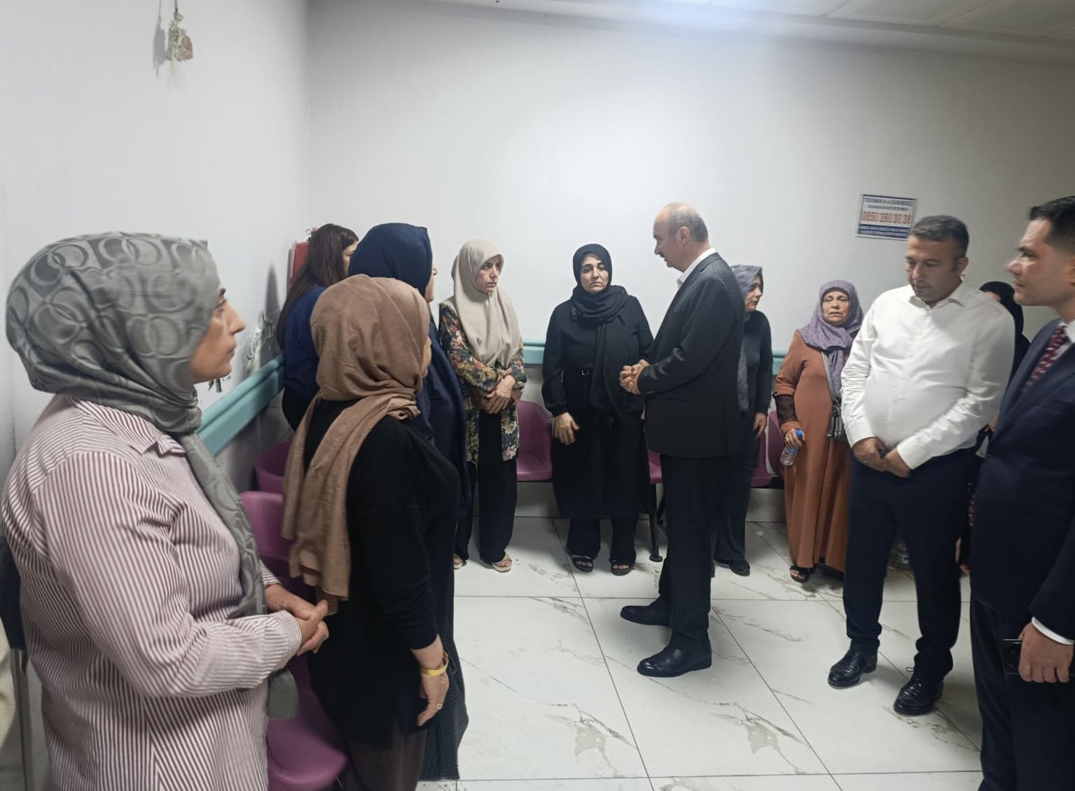 Vali Canalp, Yangında Hayatını Kaybedenlerin Ailelerini Ziyaret Etti
