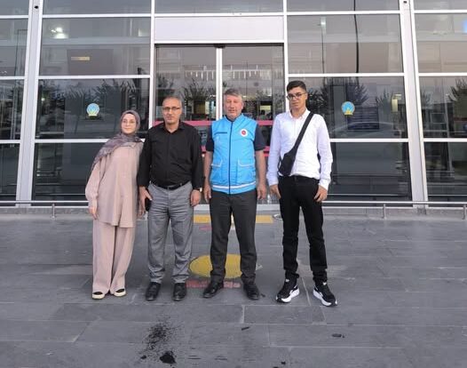 Dereceye Giren Öğrenciler Umre İçin Uğurlandı