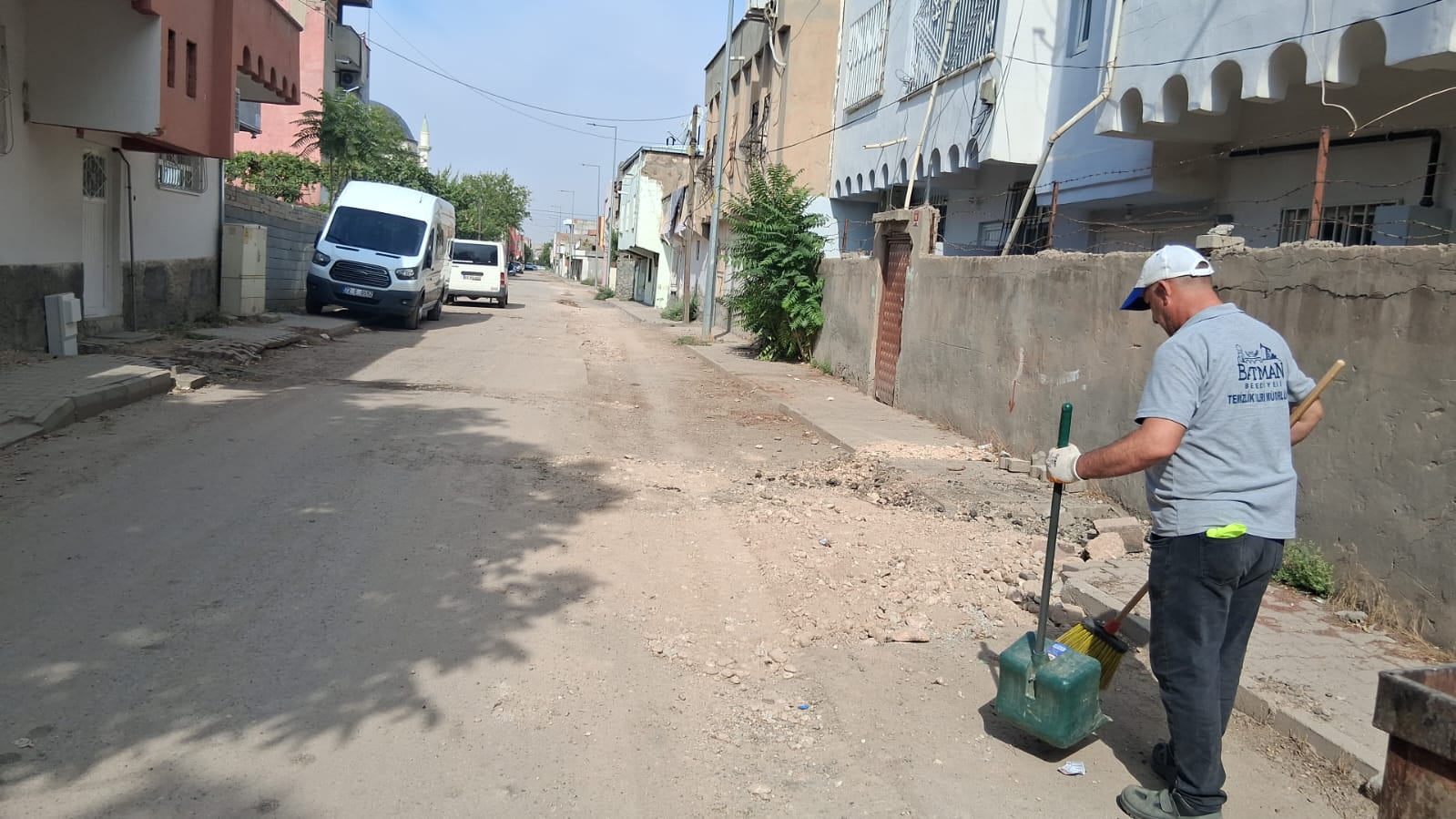 Temizlik çalışmaları hız kesmeden sürüyor