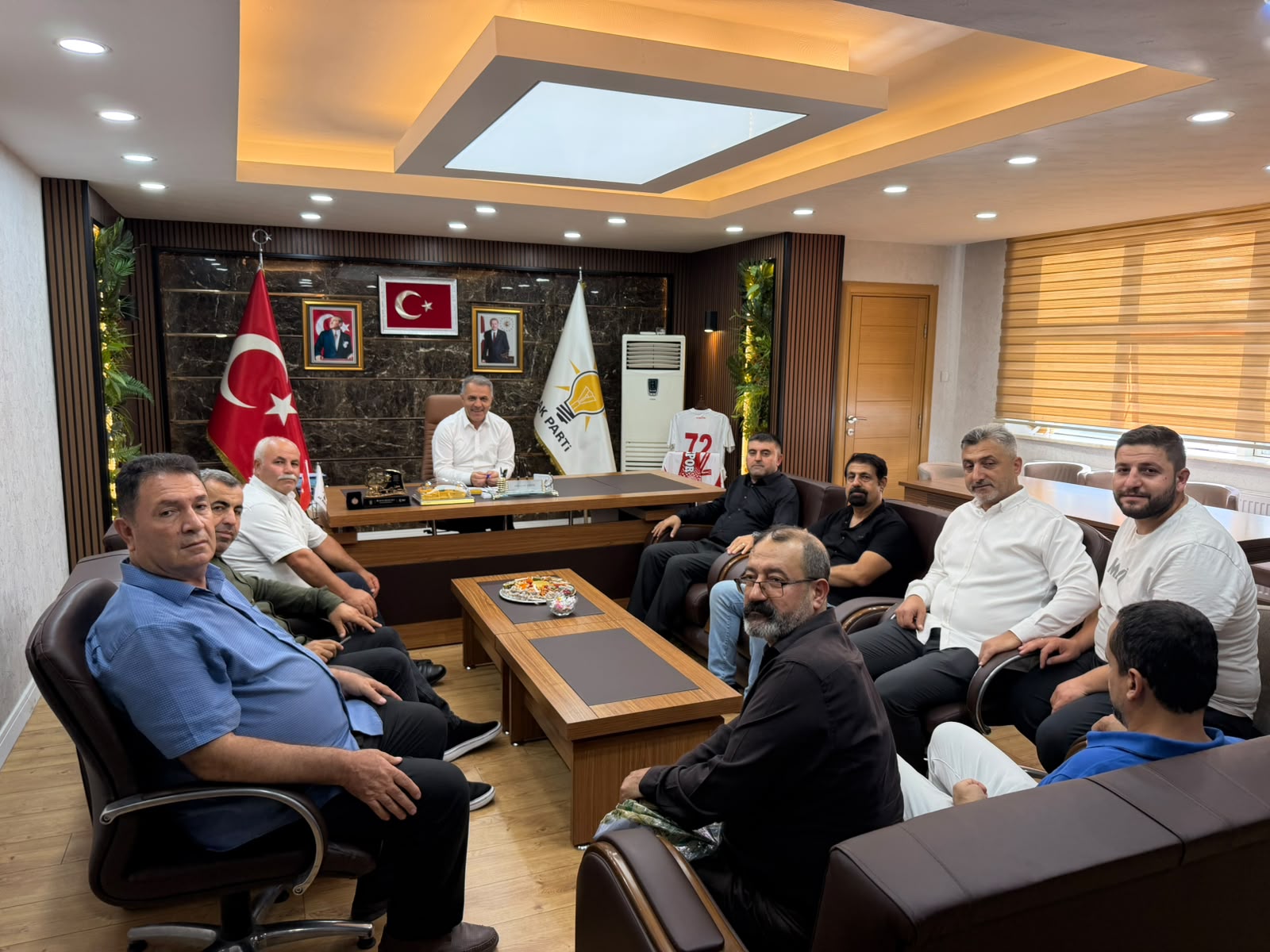 AK Parti Batman İl Başkanlığında Ziyaret Trafiği