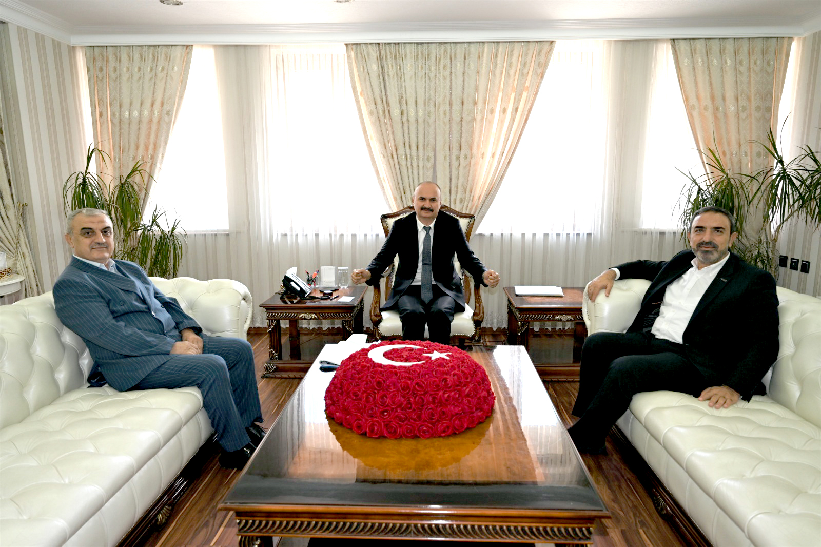 Vali Canalp, turizm yatırımlarını görüştü