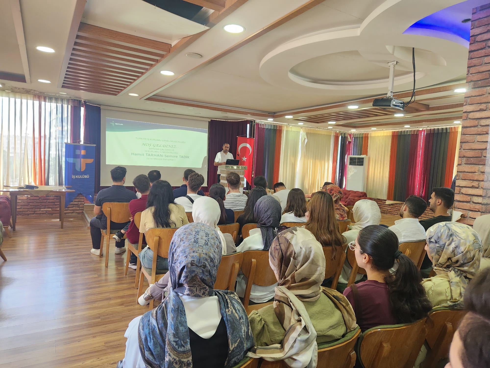 Kursiyerlere İş Arama Becerileri Eğitimi