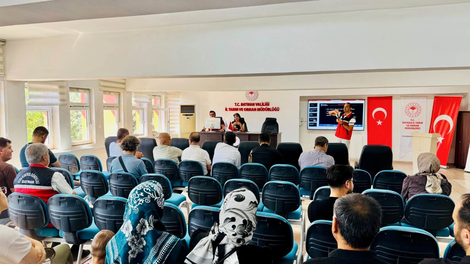 Okul ve yurt yemekhane personeline gıda hijyeni eğitimi