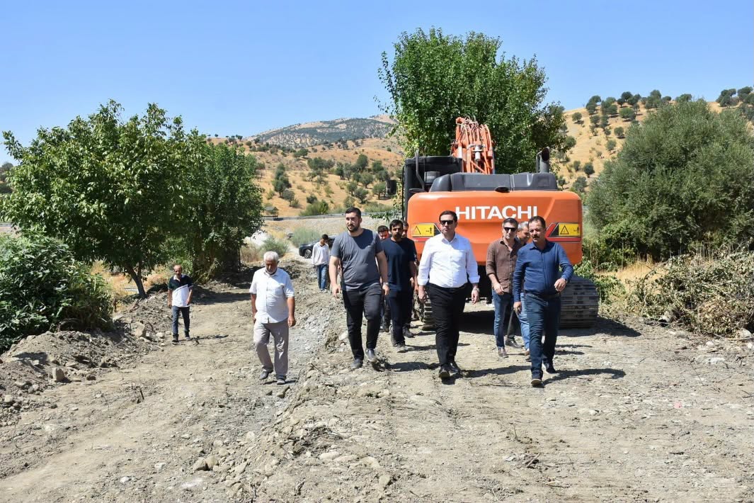Sason Kilimli Köyü’nde Beton Yol Çalışması Başladı