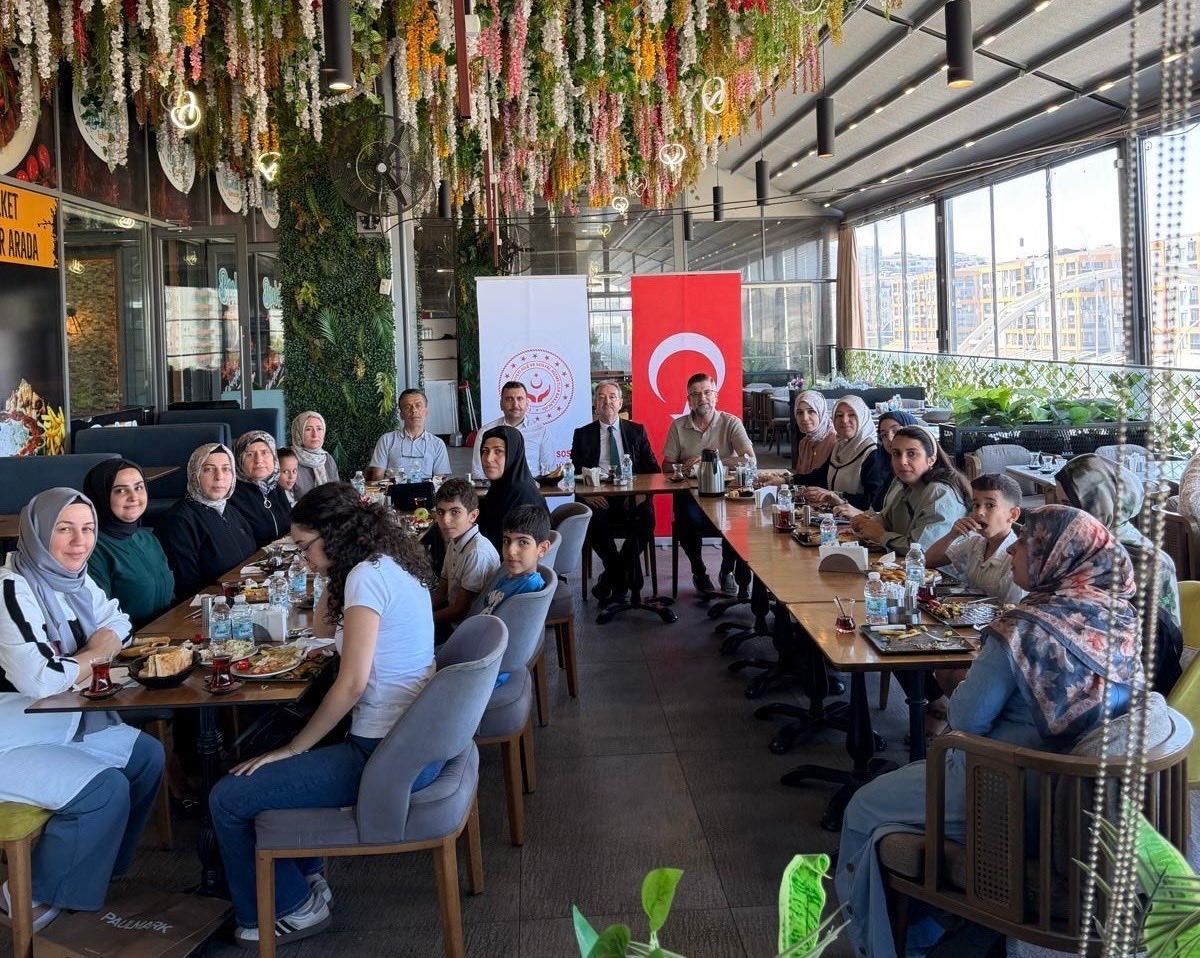 Şehit ve gazi yakınları sanat programında buluştu