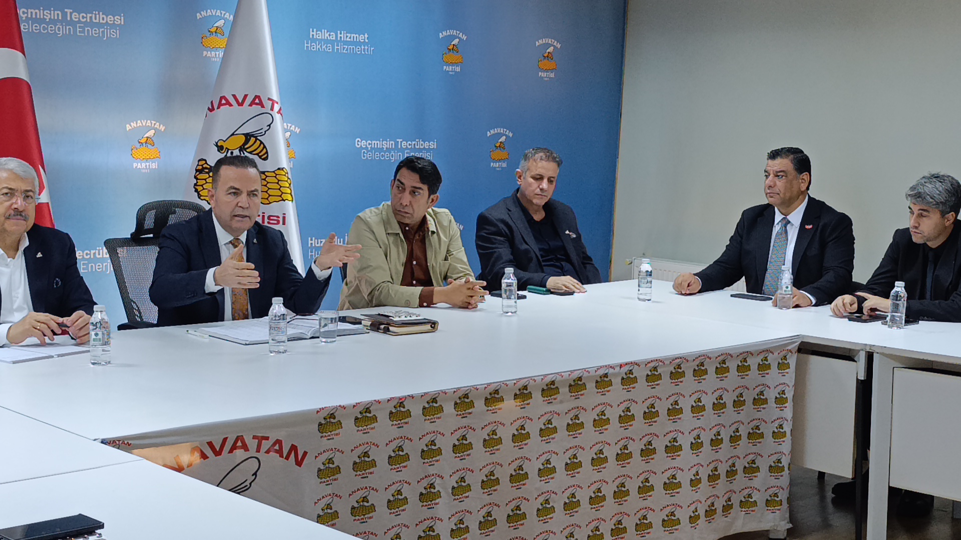 ANAVATAN PARTİSİ’NDE BÜYÜK KURULTAY HAZIRLIKLARI VE YENİ DÖNEM HEDEFLERİ