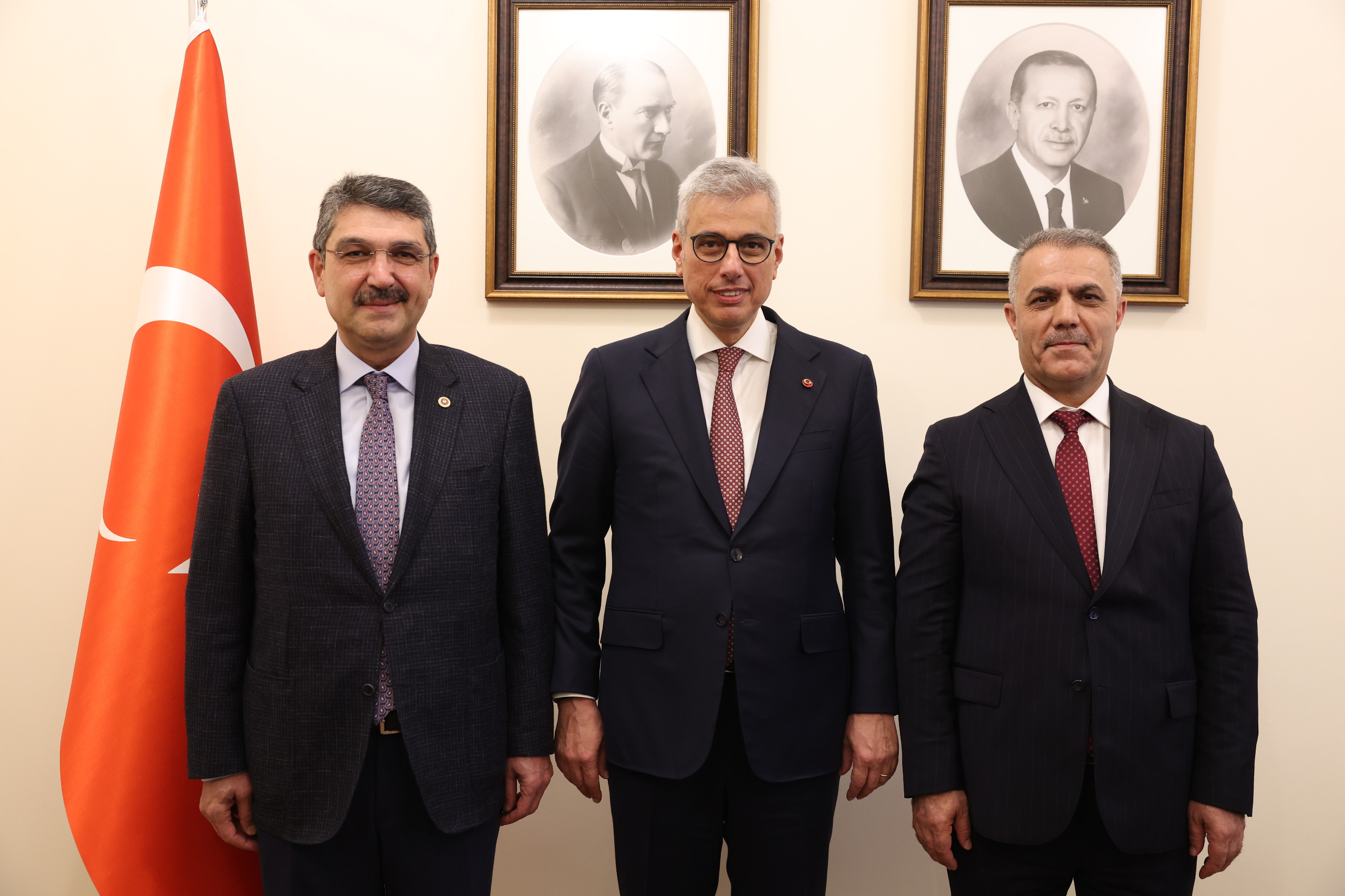 Nasıroğlu, Batman’ın Sağlık Yatırımlarını Bakan Memişoğlu ile Görüştü