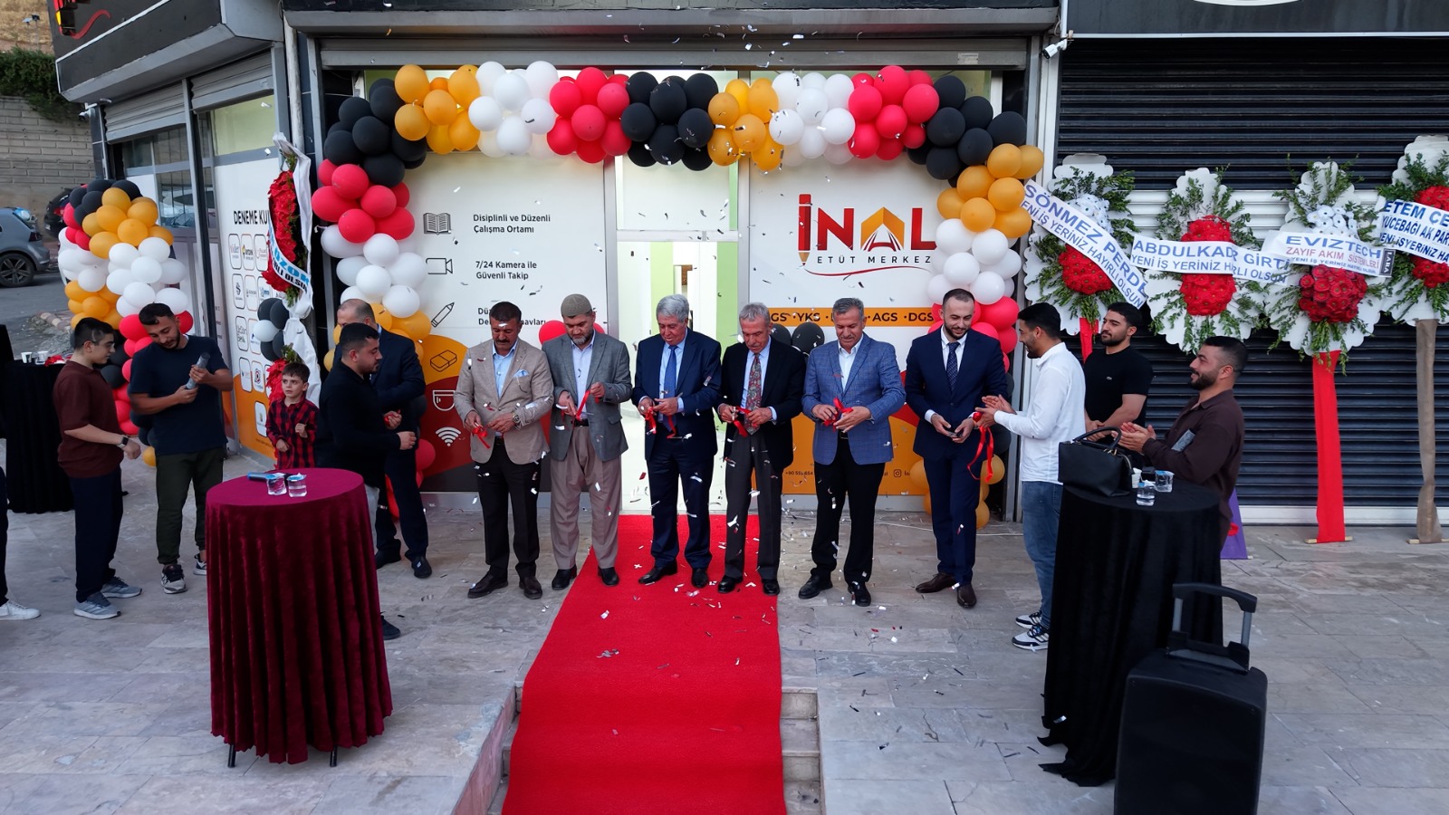 İNAL ETÜT MERKEZİ KAPILARINI ÖĞRENCİLERE AÇTI