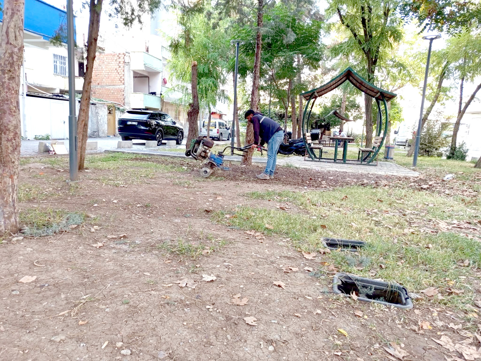 Şirinevler’de İki Park Yenileniyor