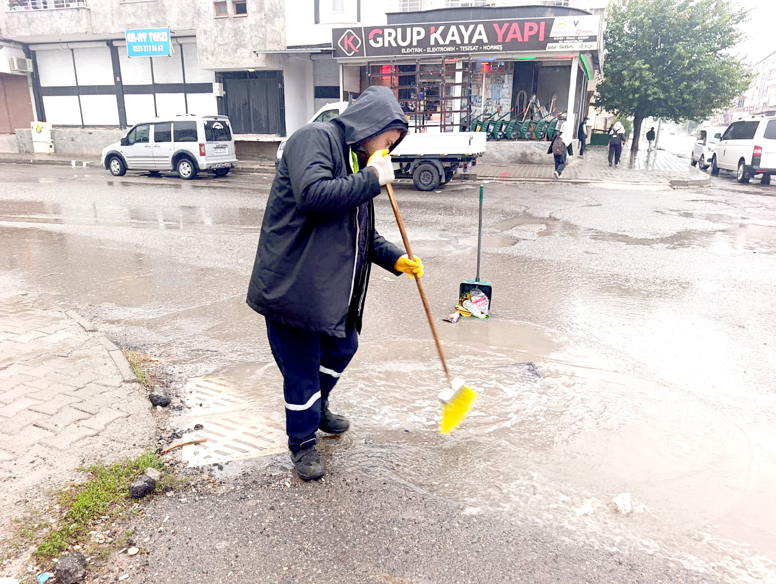 Batman Belediyesi’nden Yağış Mesaisi