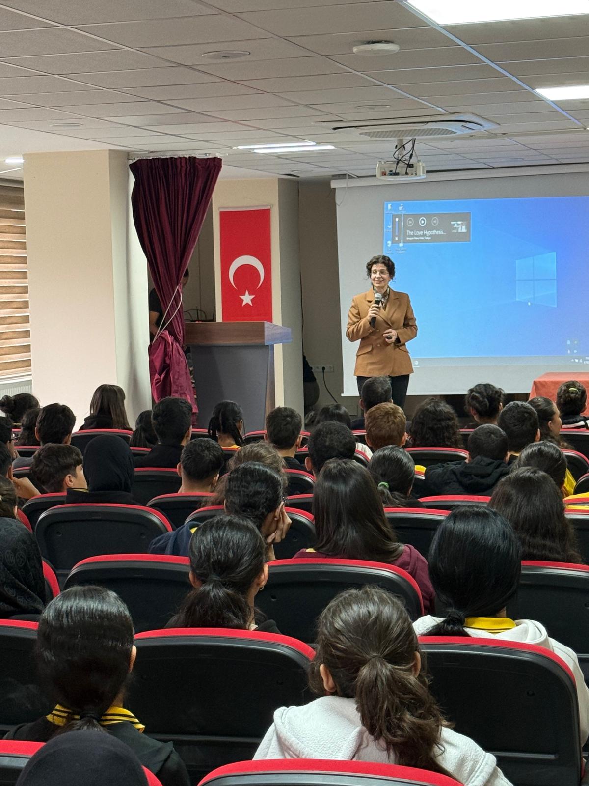Akademisyenler Öğrencilerle Buluşuyor