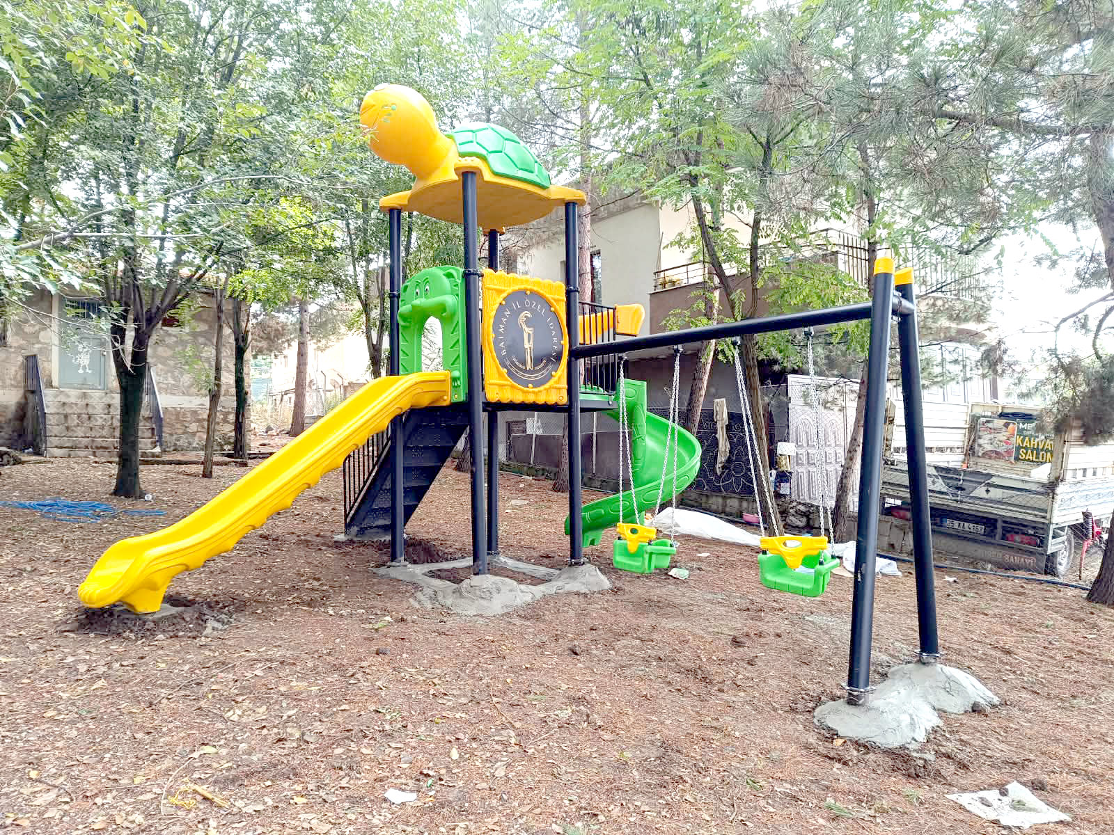 Değirmenüstü Köyünde Çocuklara Oyun Parkı Yapıldı