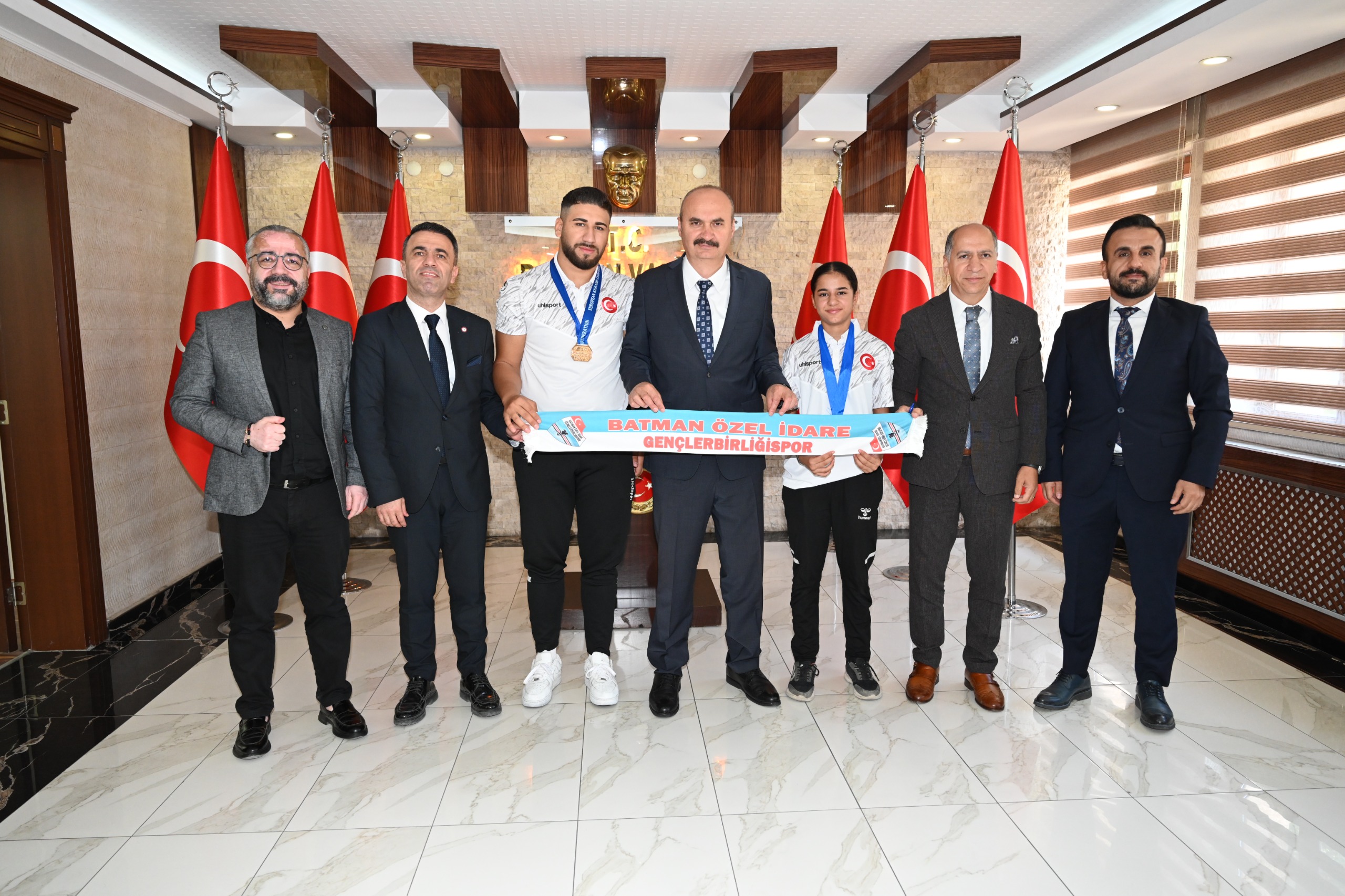 Avrupa şampiyonu sporculara altın ödül